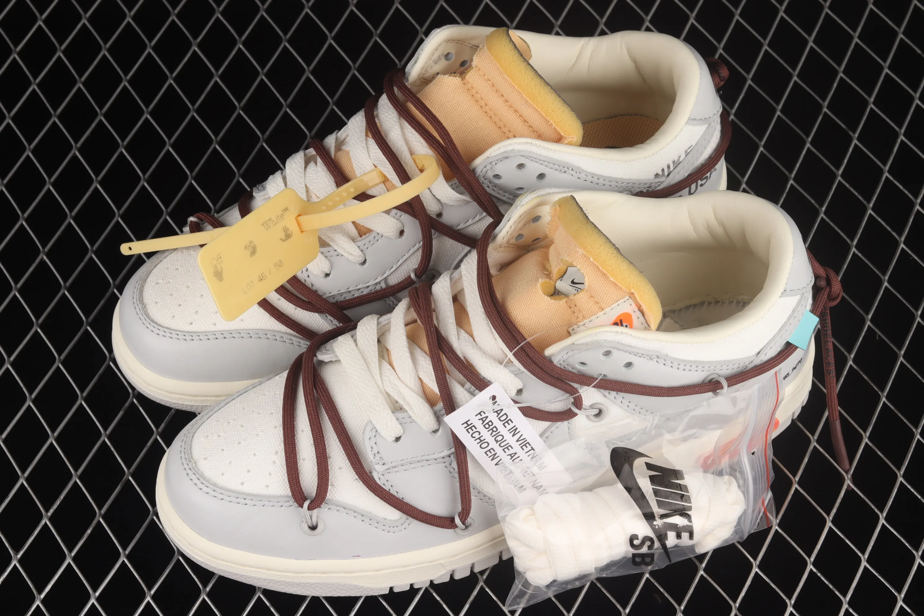 All Categories Nk SB Dunk Series Nk SB Dunk Low Low-top Sneakers Pure Original Version OF x Nk Dunk Low OW White Gray Casual Sports Skateboard Shoes DM1602-102